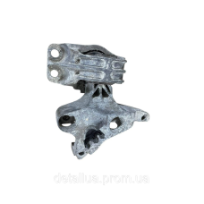 Подушка двигуна права 1,5 DCI (дизель) Dacia Logan, Renault Logan (2004-2012)