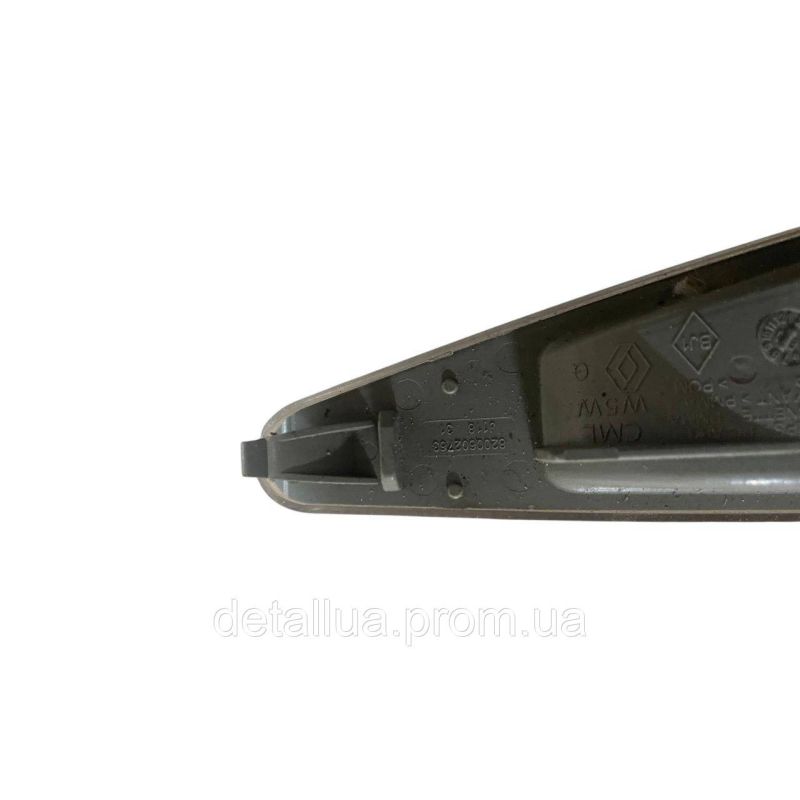 Повторювач повороту на крилі  лівий Dacia Sandero, Renault Sandero (2008-2012)