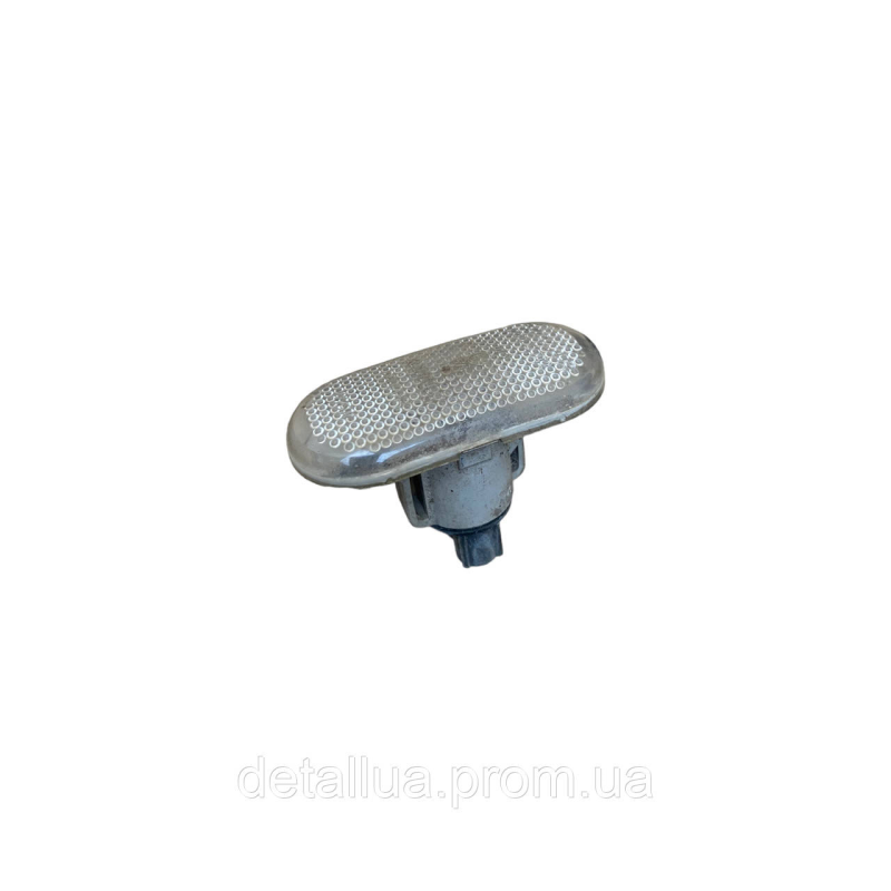 Повторювач повороту Renault Dacia (2005-2012) оригінал 8200257684